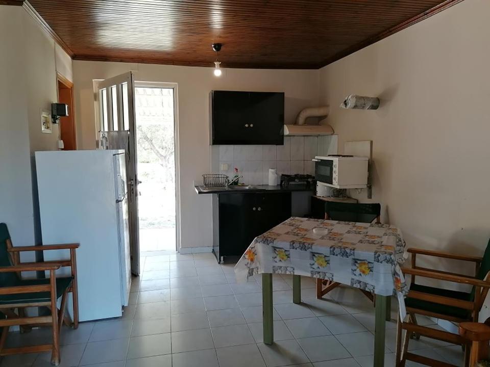 Agia Marina Studios, B Kalipadhon Экстерьер фото
